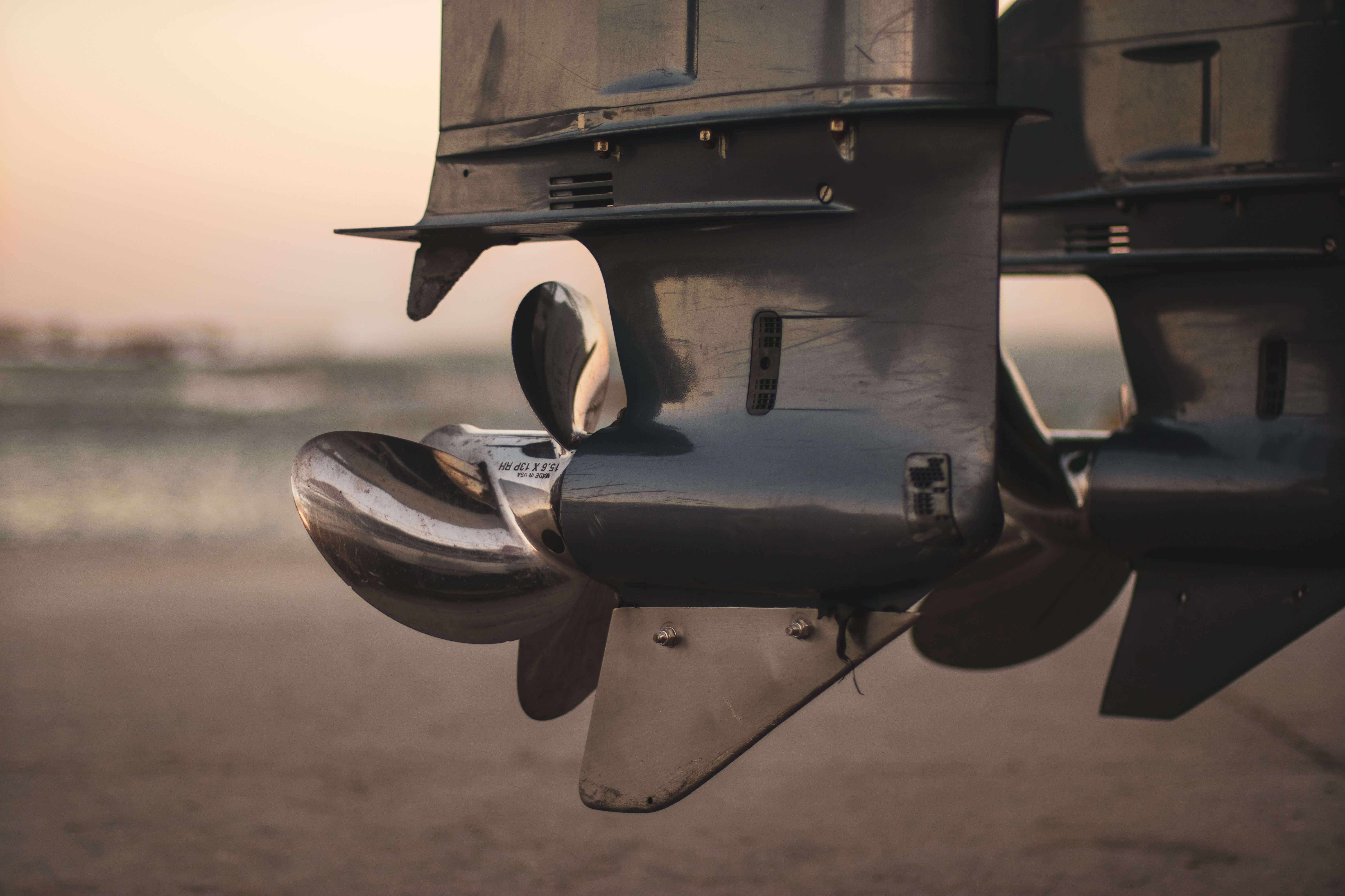 Sterndrive and propeller service